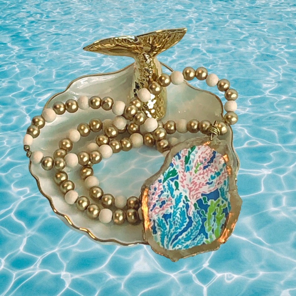 Oysterlilly Necklace